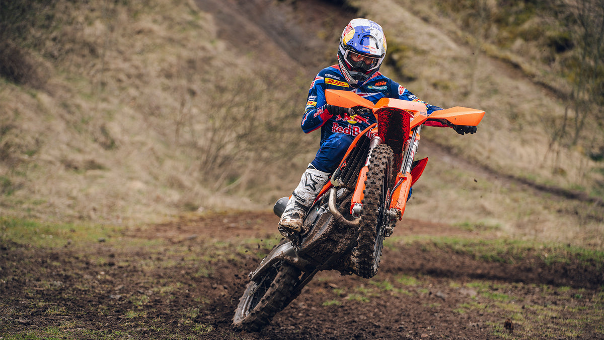 Vyznej se v řadách KTM: SX, EXC, XC — a co s čím smíš na silnici