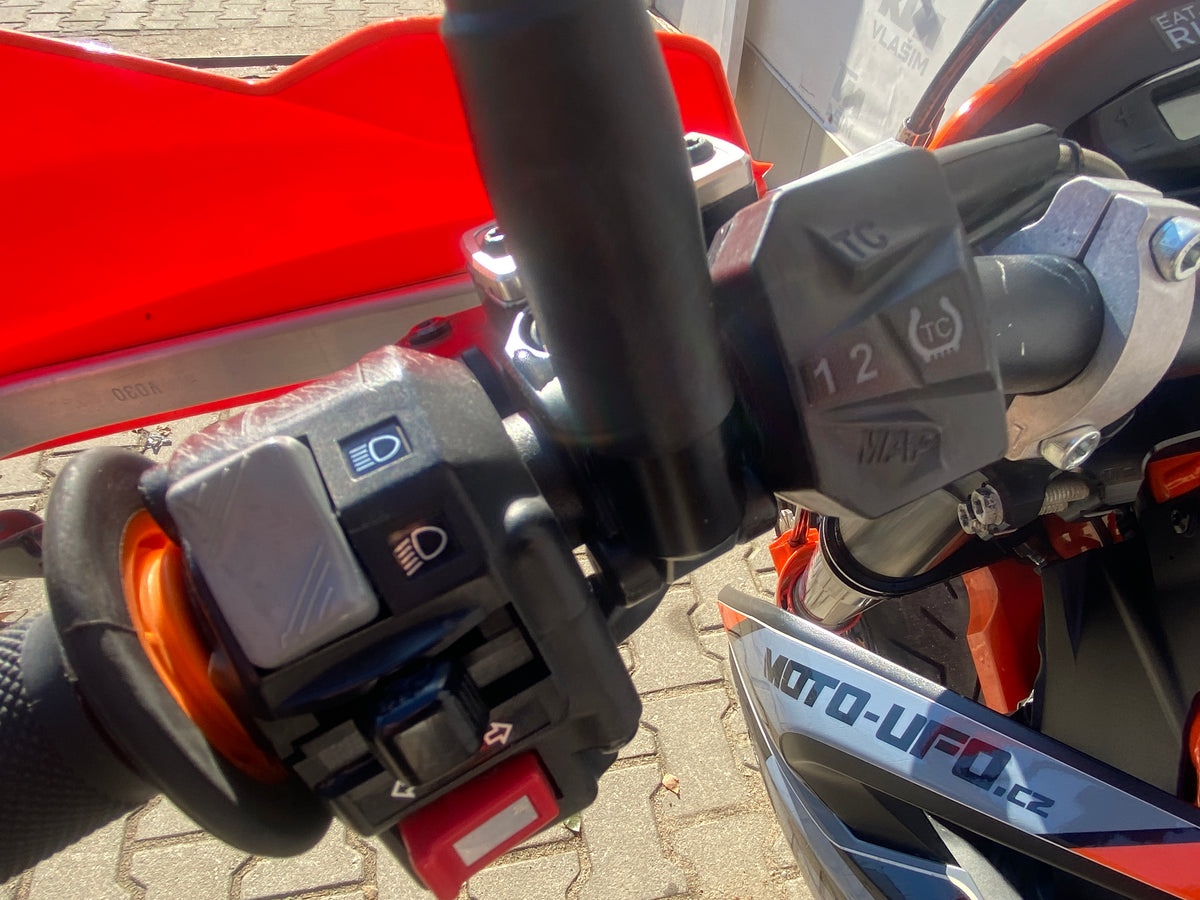 KTM 690 SMCR