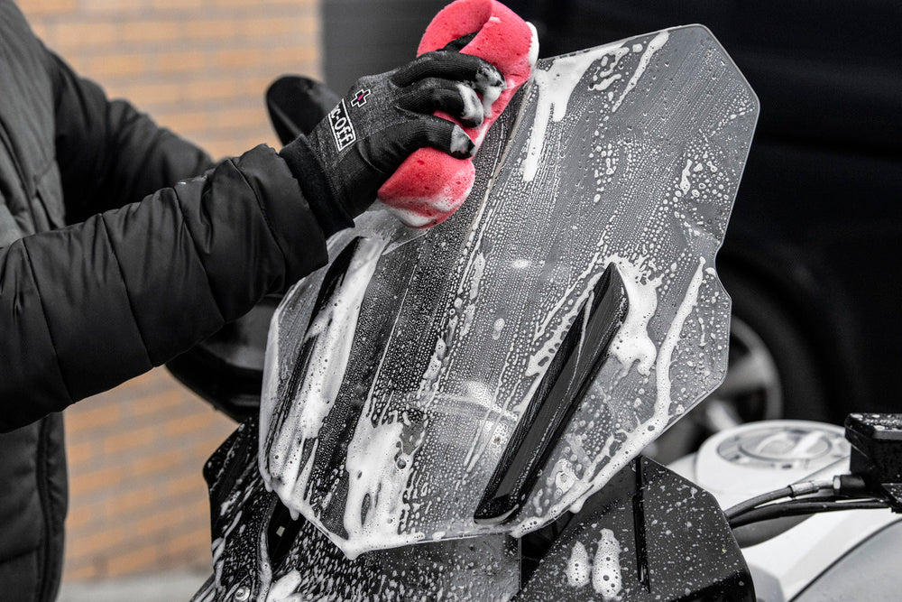 Muc-Off 300 - Vakuově balená houba na mytí motocyklů s mikropóry
