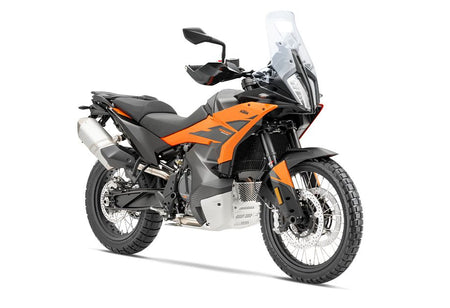 KTM 790 Adventure 2026 - Oranžová – pohled 3
