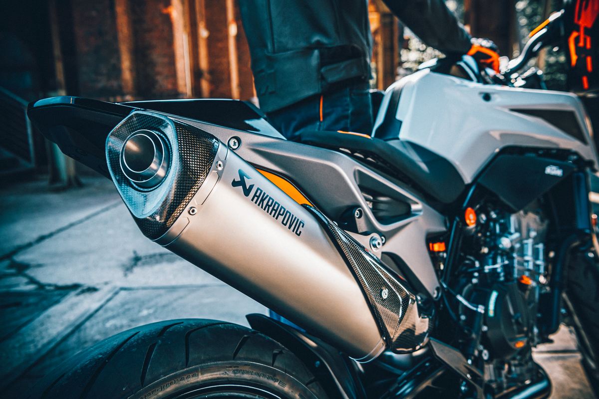 Akrapovic 'Slip-on Line'