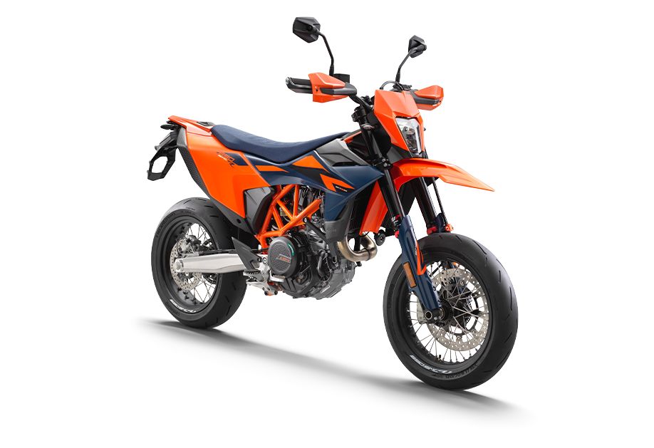 KTM 690 SMC R 2026 – pohled 5