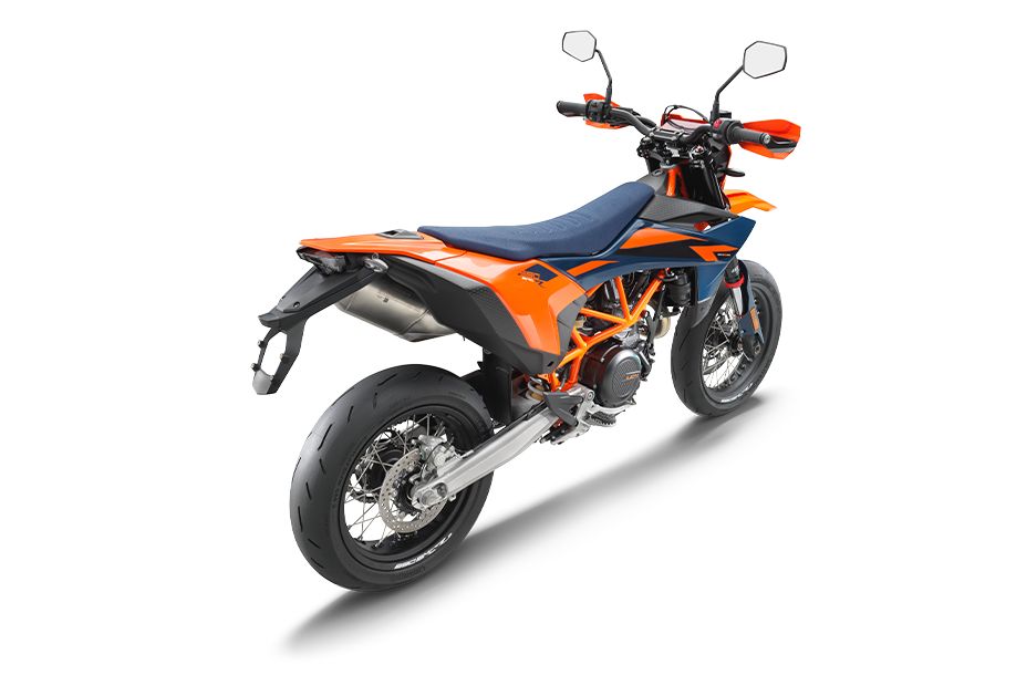 KTM 690 SMC R 2026 – pohled 7