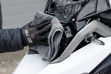 Muc-Off 608 - Ochranný prostředek na motocykly k ochraně jakéhokoli povrchu mezi mytím - 500 ml