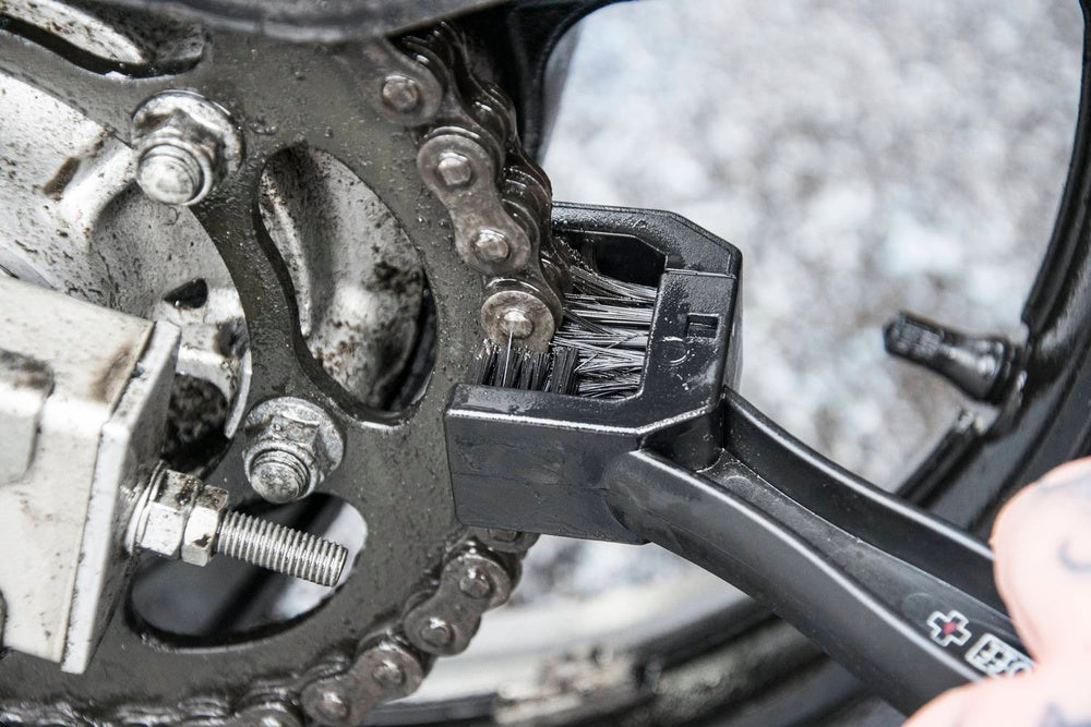 Muc-Off 350 - Kartáč na čištění řetězu - Kartáč na řetěz motocyklu