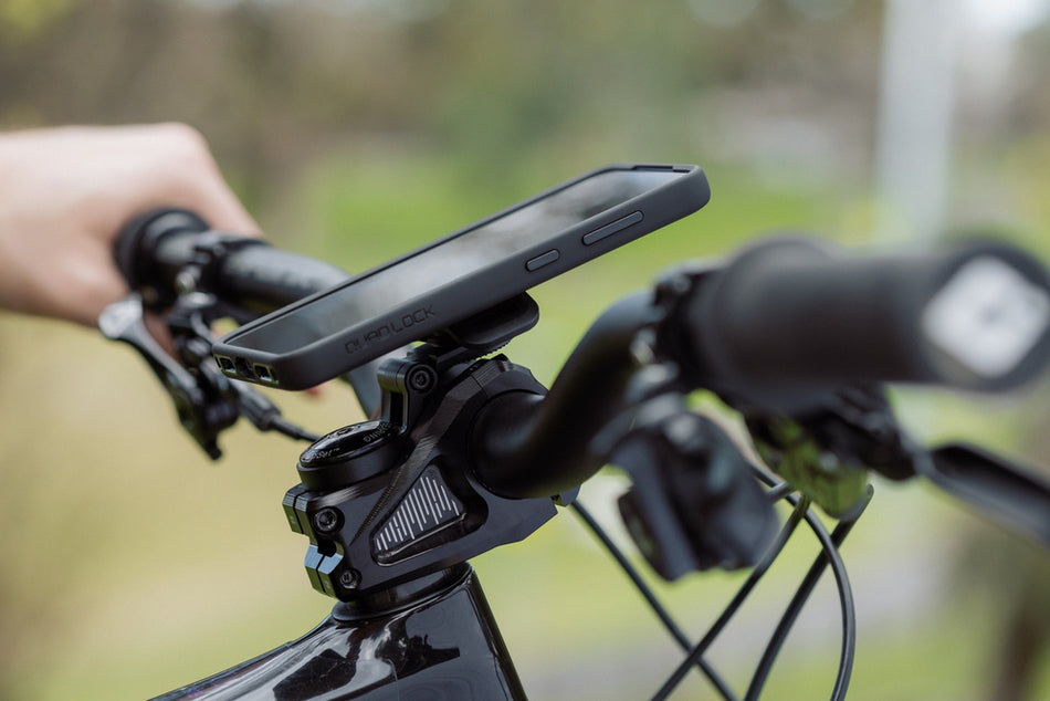 Nastavitelný stojan na jízdní kolo Quad Lock® pod krytem sloupku sedadla