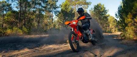 KTM 500 EXC-F 6DAYS 2027 – pohled 2