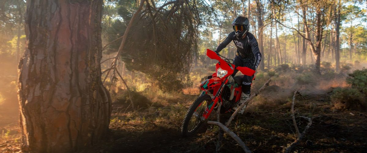 KTM 450 EXC-F 6DAYS 2027 – pohled 2