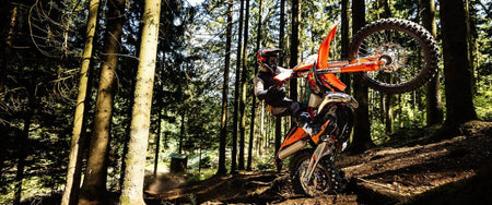 KTM 300 EXC 6DAYS 2027 – pohled 2
