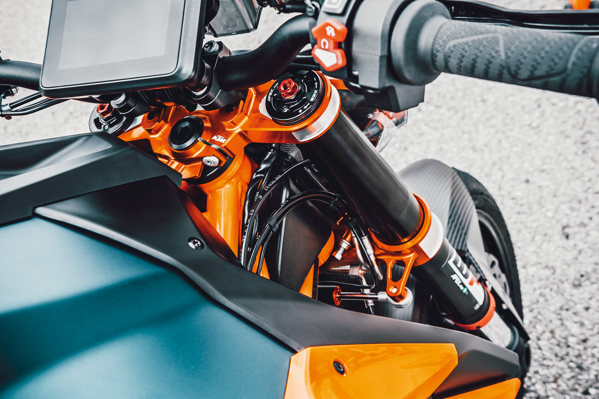 TROJITÝ ÚCHYT ŘÍZENÍ SEST. X=32MM