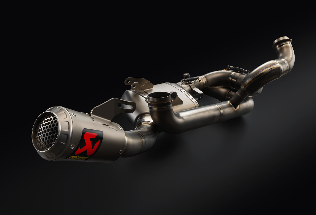 Sada Akrapovič Evolution Line