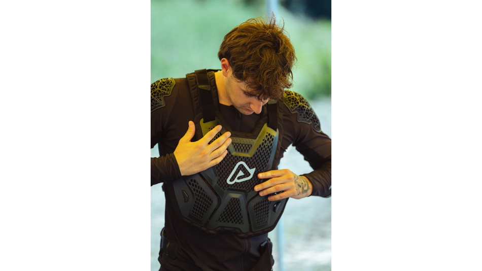 Chránič hrudi Acerbis BODY ARMOUR FLUX AIR černá