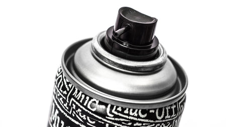 Muc-Off 649 - Mazivo na řetězy pro silniční a terénní použití v suchých podmínkách, teflonová báze - 400 ml - mazivo na řetězy do suchého počasí