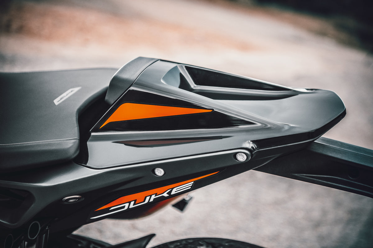 KRYT SEDADLA SPOLUJEZDCE