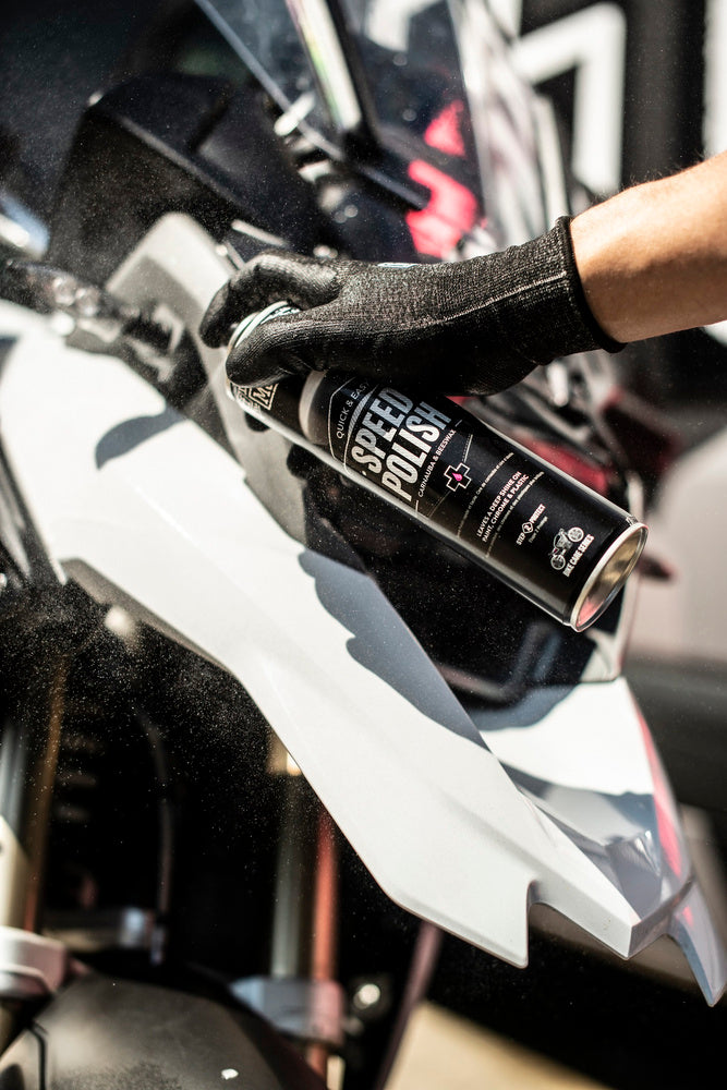 Muc-Off 627 - lešticí a voskovací sprej Speed Polish pro všechny povrchy - 400 ml